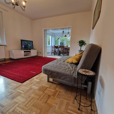 Geraeumige Und Zentrale Ferienwohnung Stahnsdorf Luaran gambar