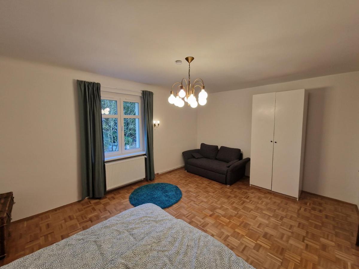 Geraeumige Und Zentrale Ferienwohnung Stahnsdorf Luaran gambar
