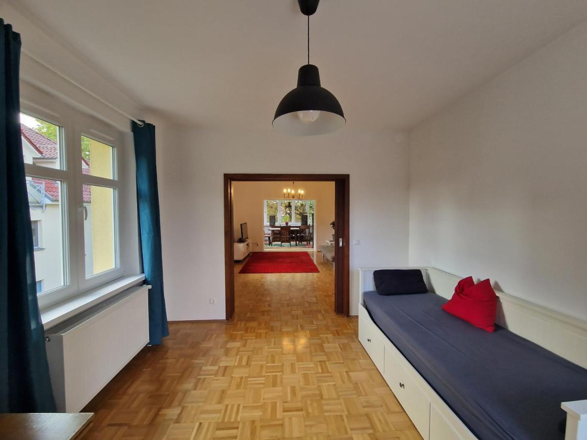 Geraeumige Und Zentrale Ferienwohnung Stahnsdorf Luaran gambar